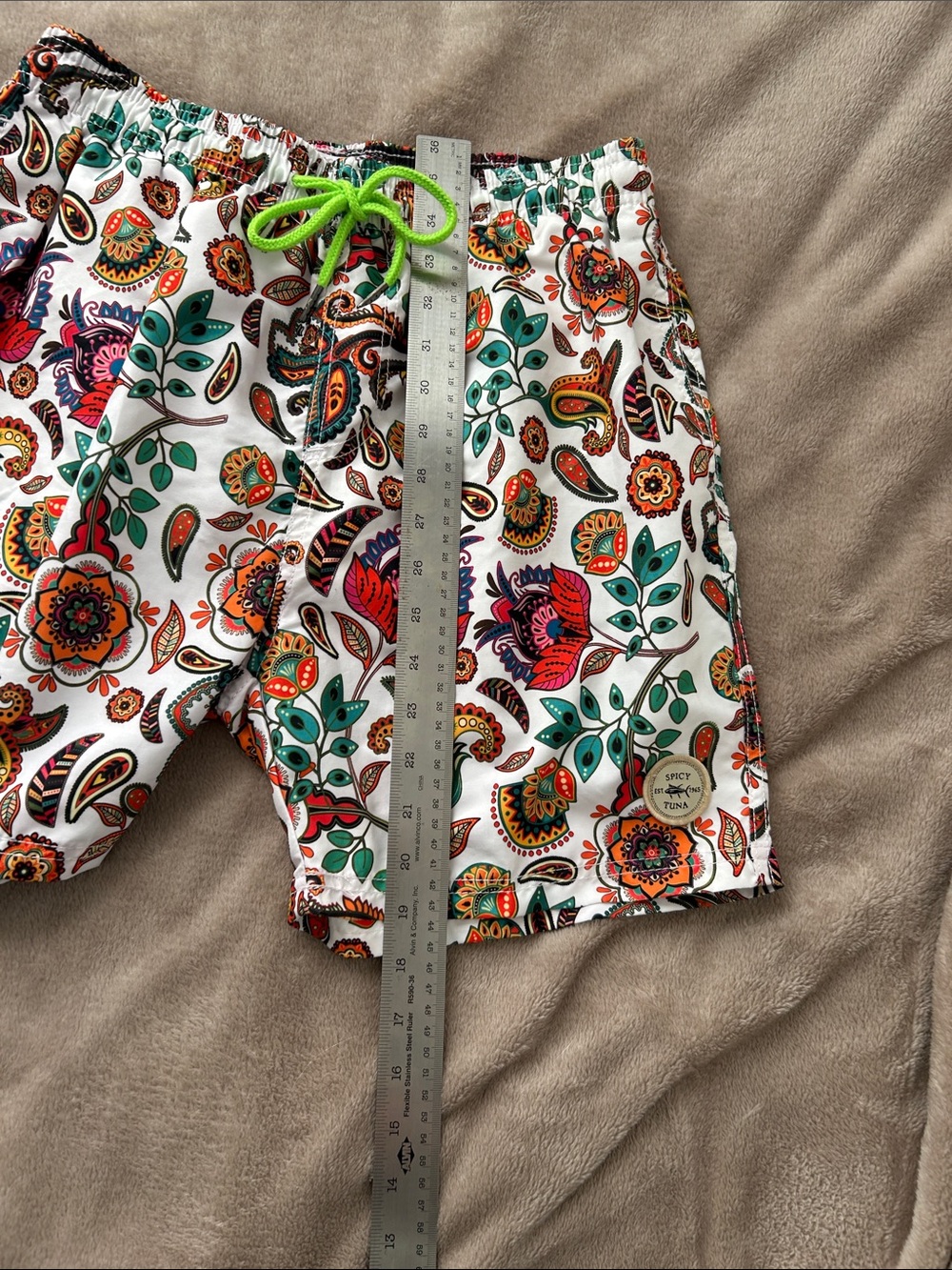 Vintage Spicy Tuna Men's Swim Shorts, Size M Small, Paisley/floral pattern, EUC - Picture 5 of 7